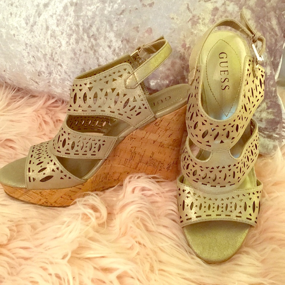 NWOB GUESS Gold metallic wedges size 9 1/2